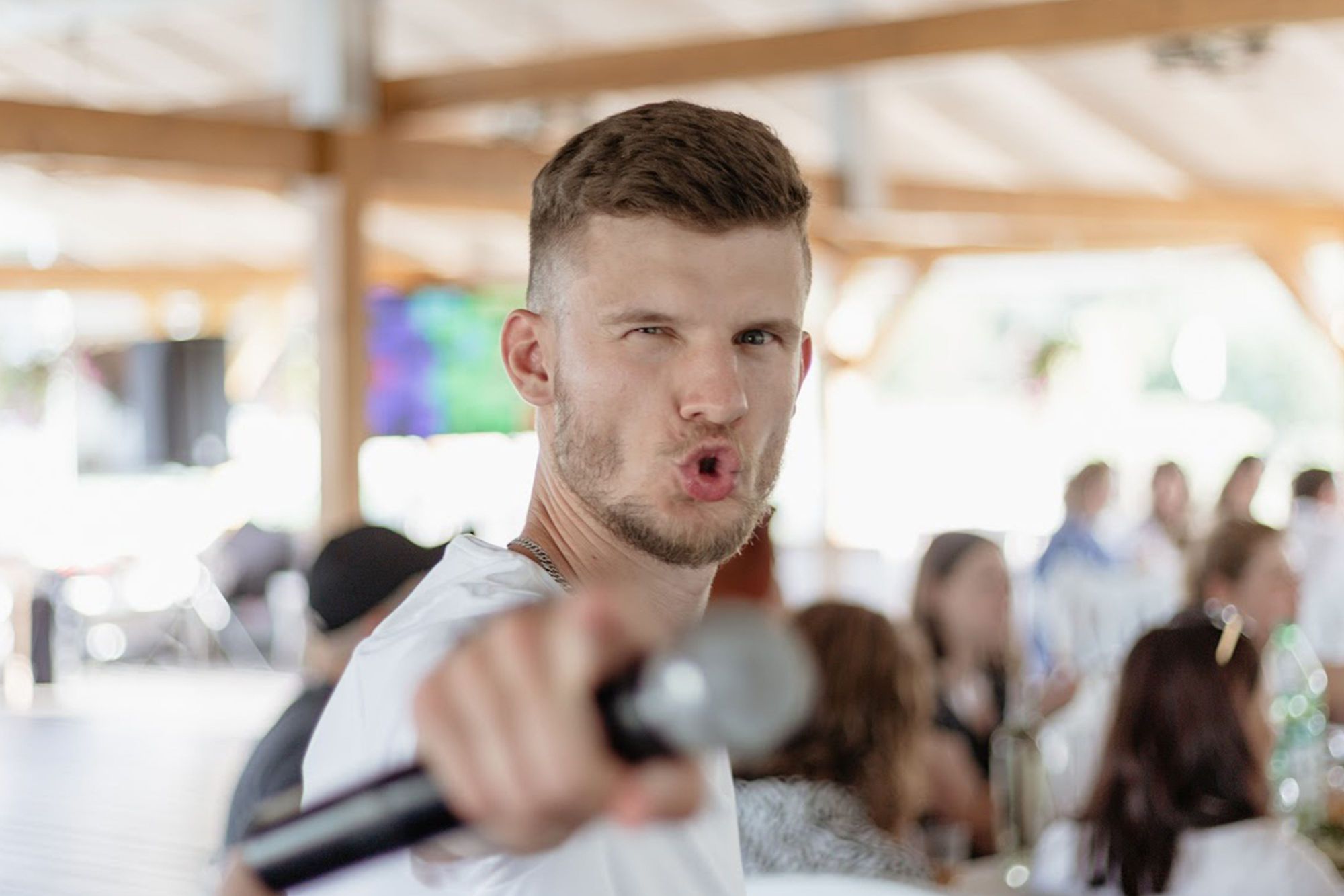 Ведущий на Кипре Владимир Левчук